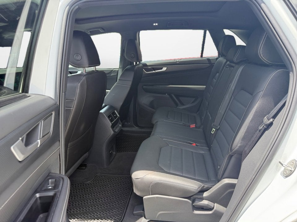 2025 Volkswagen Atlas Cross Sport 2.0T SEL R-Line Black