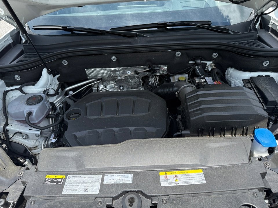 2025 Volkswagen Atlas Cross Sport 2.0T SEL R-Line Black