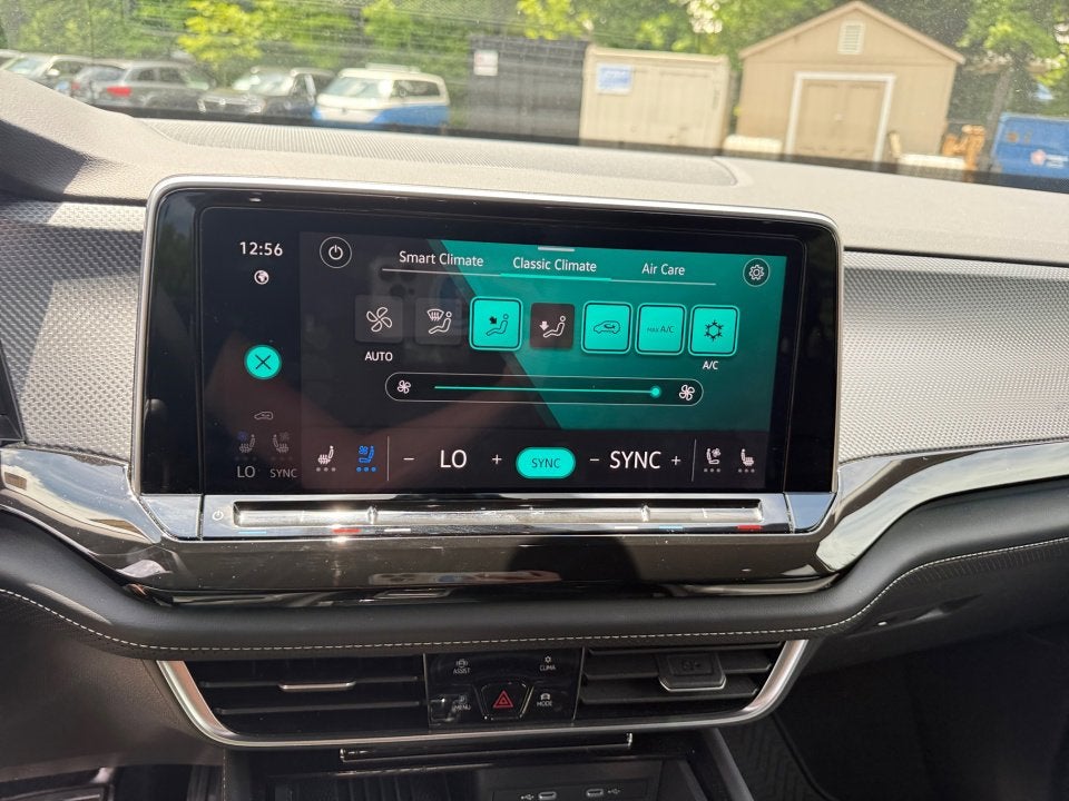 2025 Volkswagen Atlas Cross Sport 2.0T SEL R-Line Black