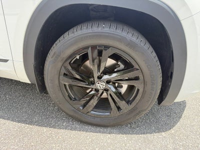 2025 Volkswagen Atlas Cross Sport 2.0T SEL R-Line Black