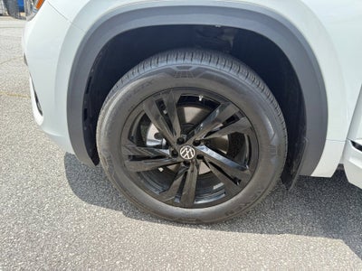 2025 Volkswagen Atlas Cross Sport 2.0T SEL R-Line Black