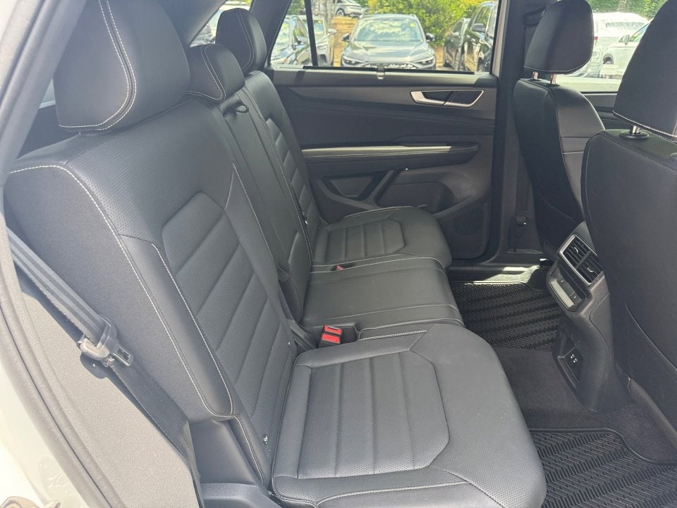 2025 Volkswagen Atlas Cross Sport 2.0T SEL R-Line Black