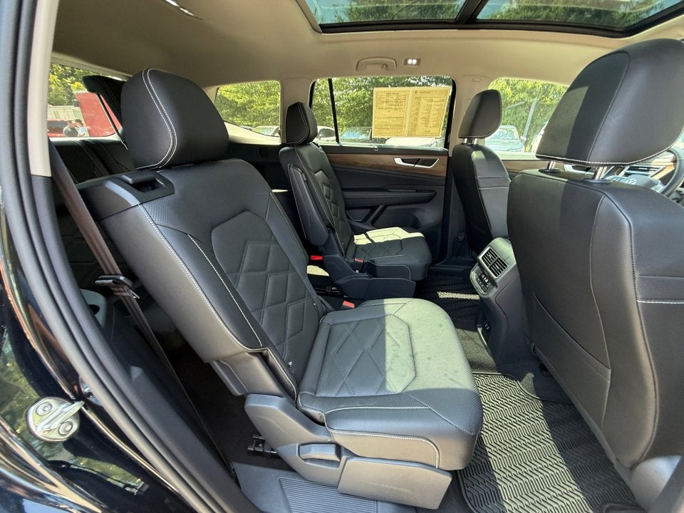2025 Volkswagen Atlas 2.0T SE w/Technology