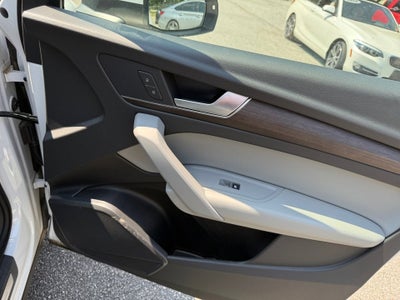 2024 Audi Q5 S line Premium