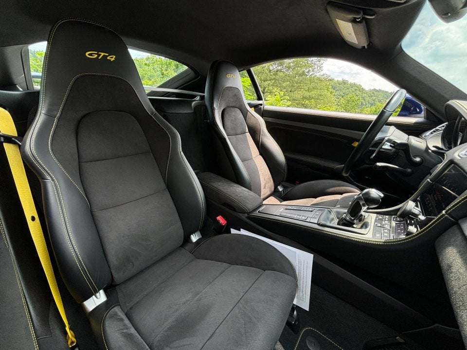 2022 Porsche 718 Cayman GT4