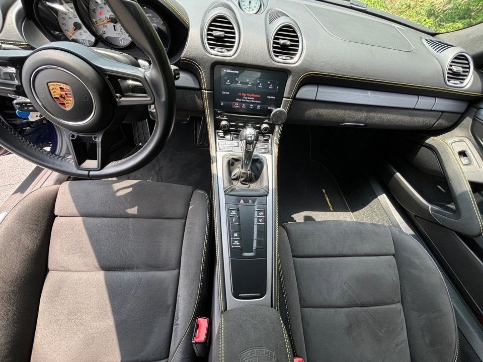 2022 Porsche 718 Cayman GT4