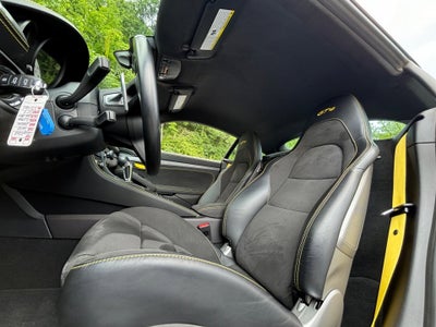 2022 Porsche 718 Cayman GT4