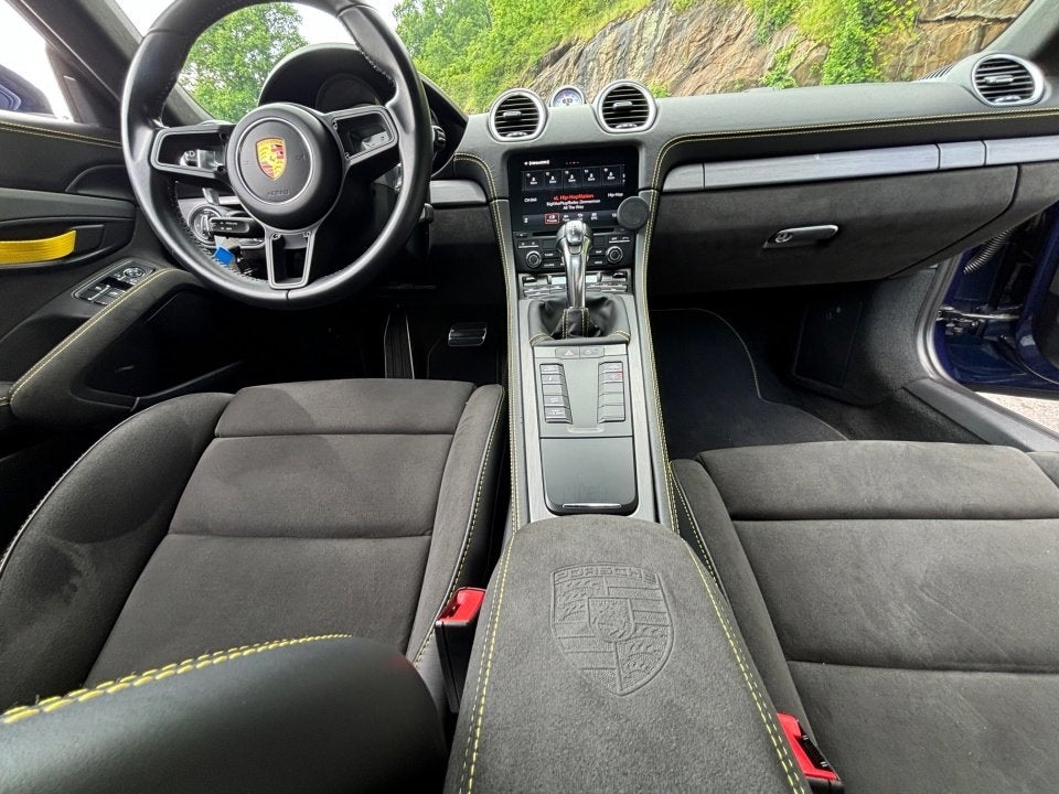 2022 Porsche 718 Cayman GT4