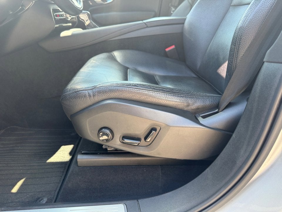 2018 Volvo XC90 Momentum