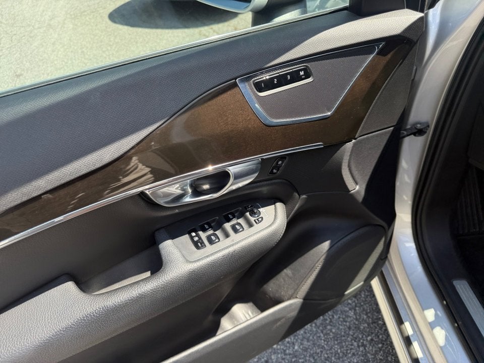 2018 Volvo XC90 Momentum