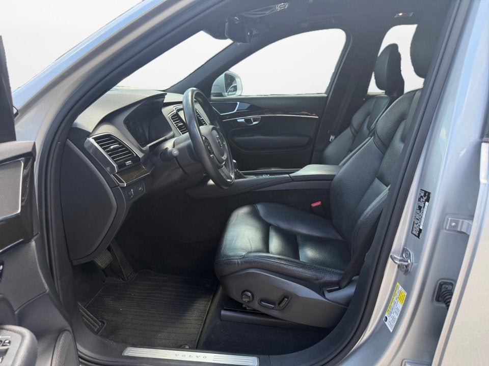 2018 Volvo XC90 Momentum