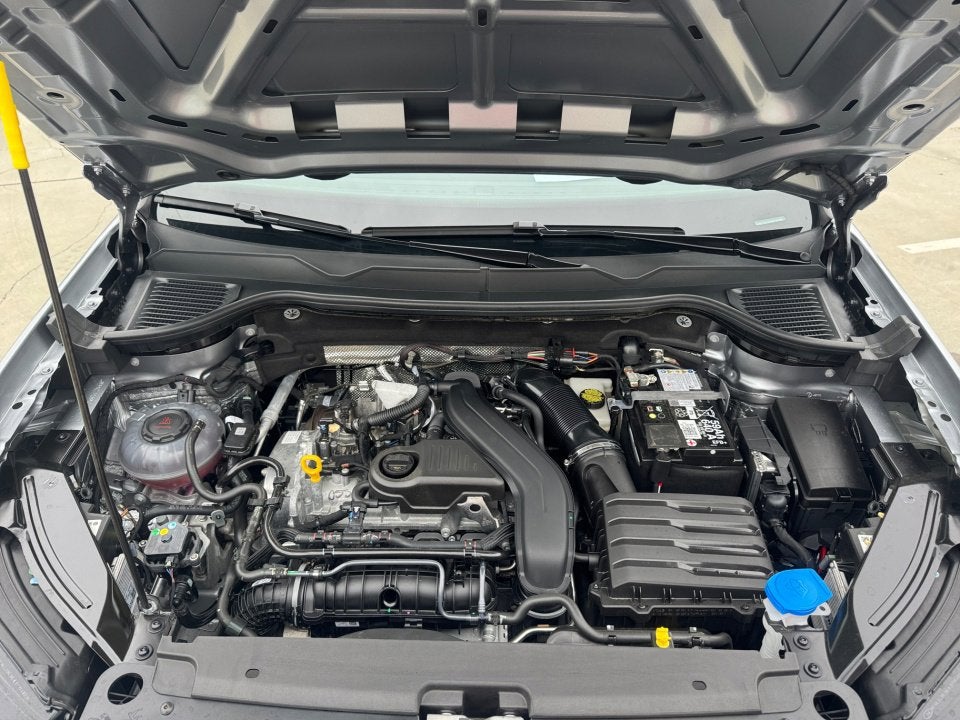 2025 Volkswagen Taos SE