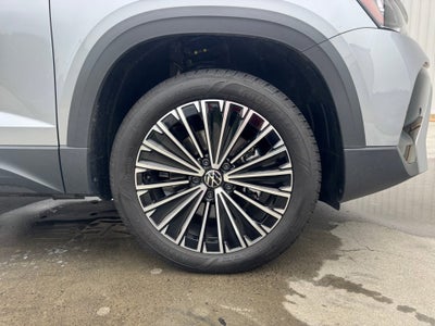 2025 Volkswagen Taos SE