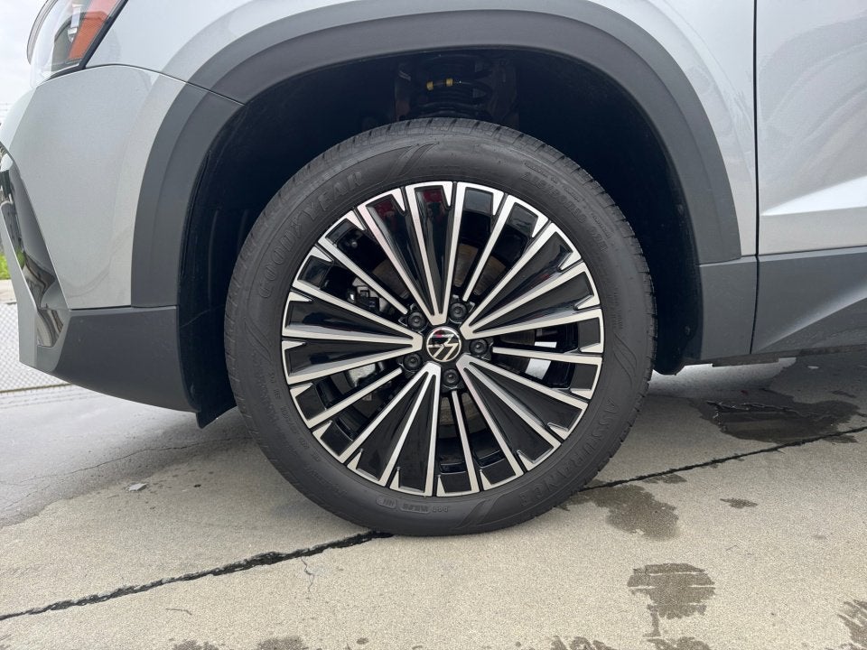 2025 Volkswagen Taos SE
