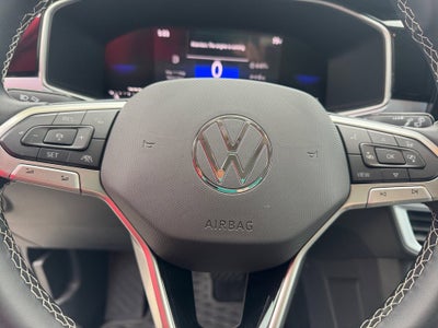 2025 Volkswagen Taos SE