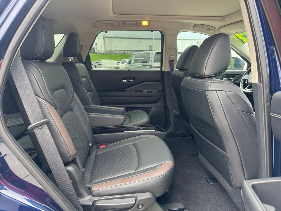2022 Nissan Pathfinder Platinum