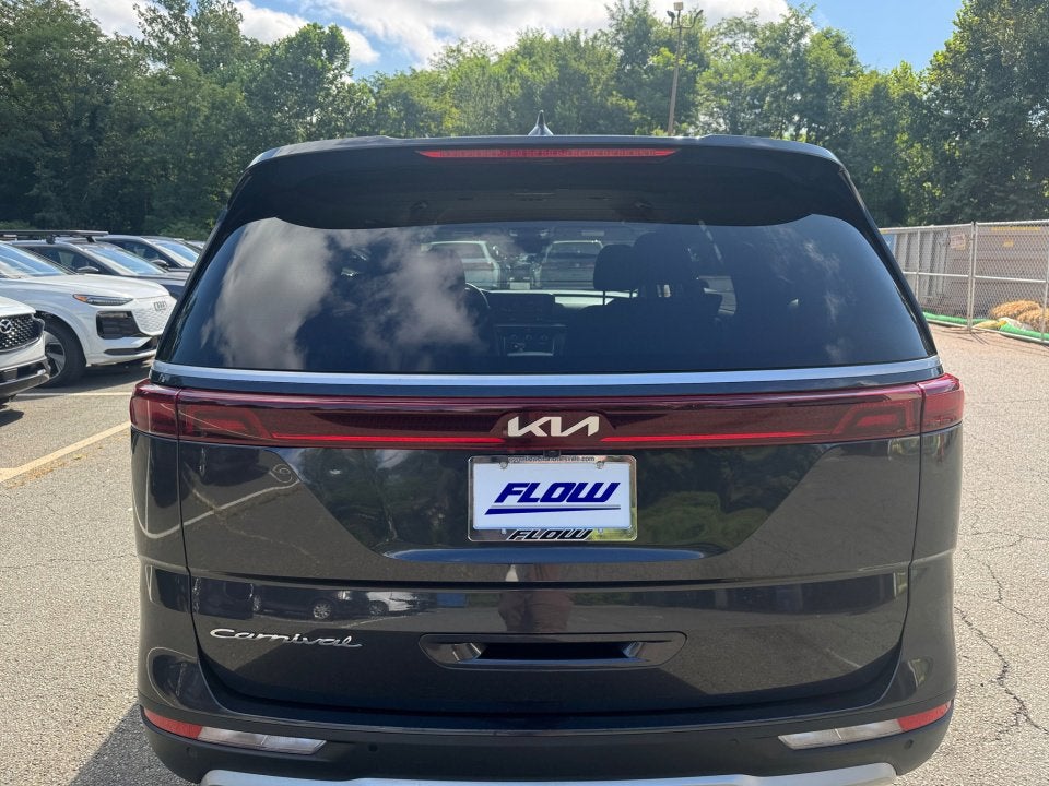 2022 Kia Carnival LX