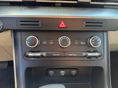 2022 Kia Carnival LX