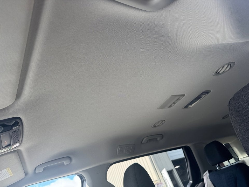 2022 Kia Carnival LX