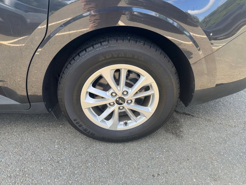 2022 Kia Carnival LX