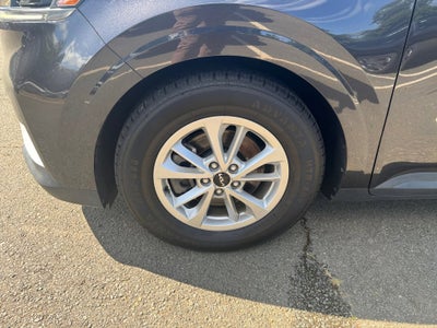 2022 Kia Carnival LX