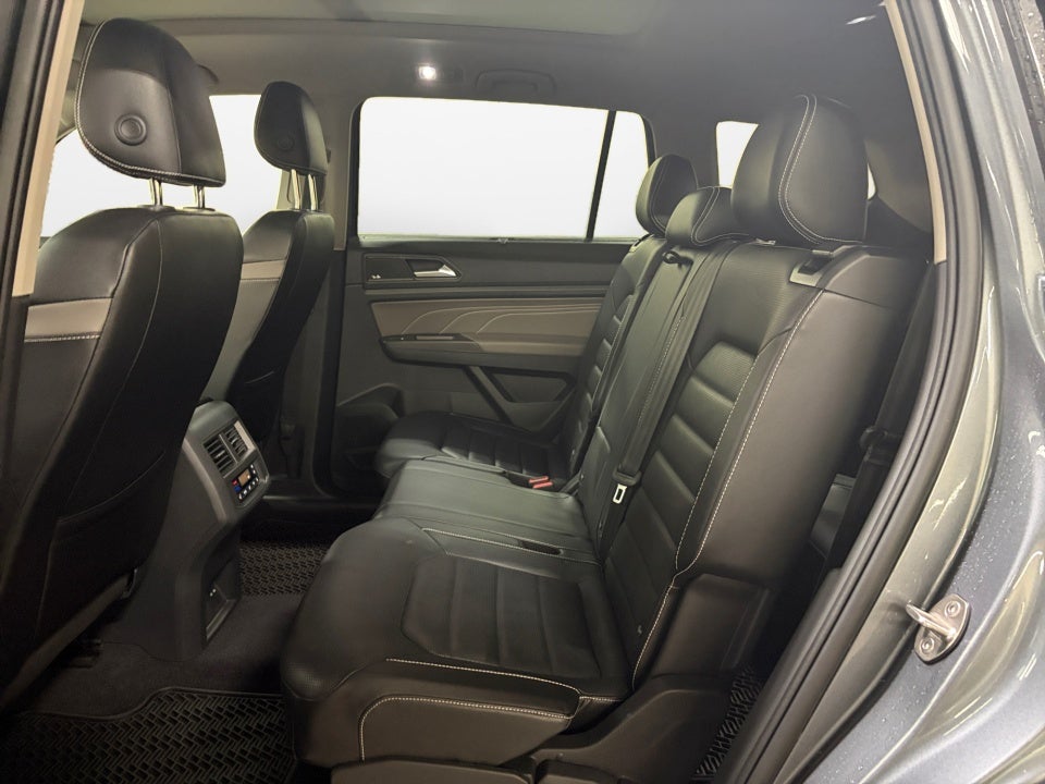 2022 Volkswagen Atlas 3.6L V6 SEL Premium R-Line