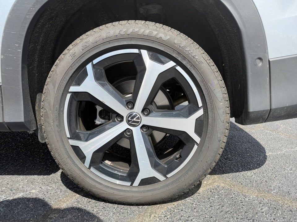 2025 Volkswagen Tiguan 2.0T SE