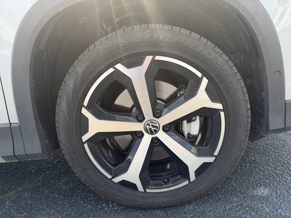 2025 Volkswagen Tiguan 2.0T SE