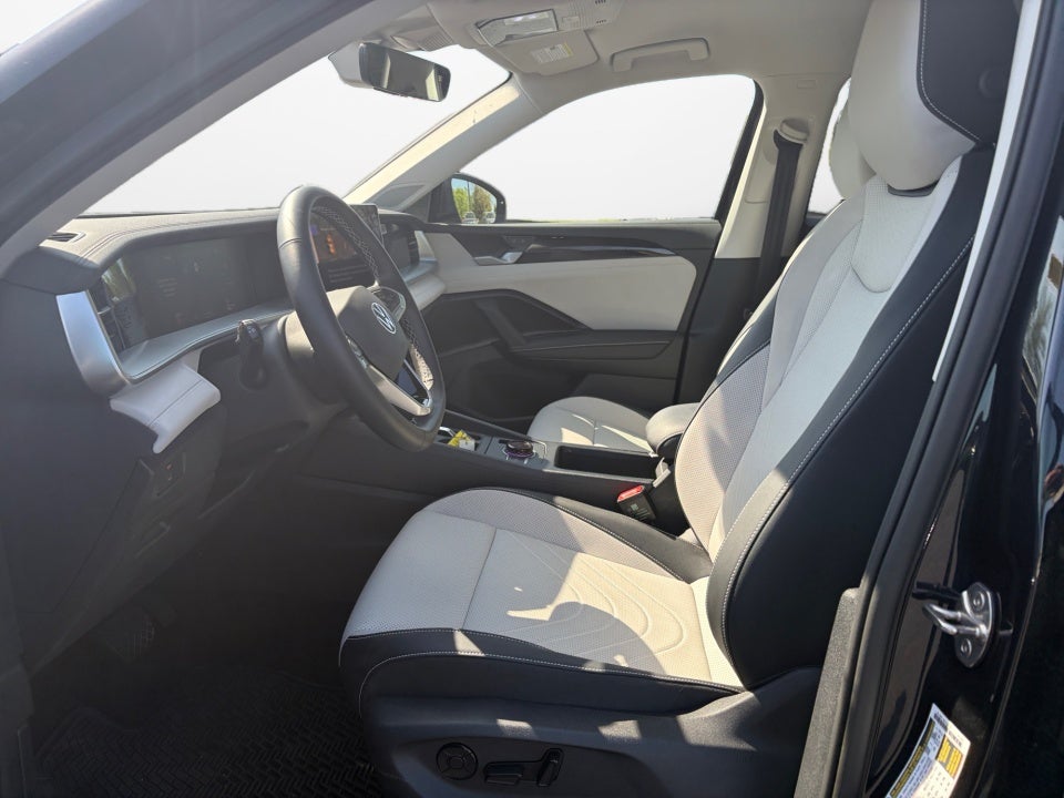 2025 Volkswagen Tiguan 2.0T SE