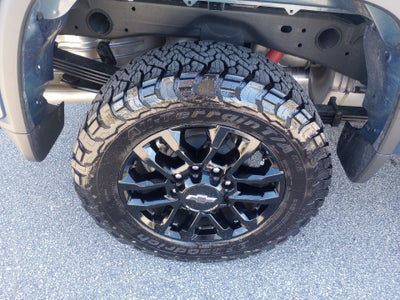 2025 Chevrolet Silverado 2500HD 4WD Crew Cab Standard Bed LT