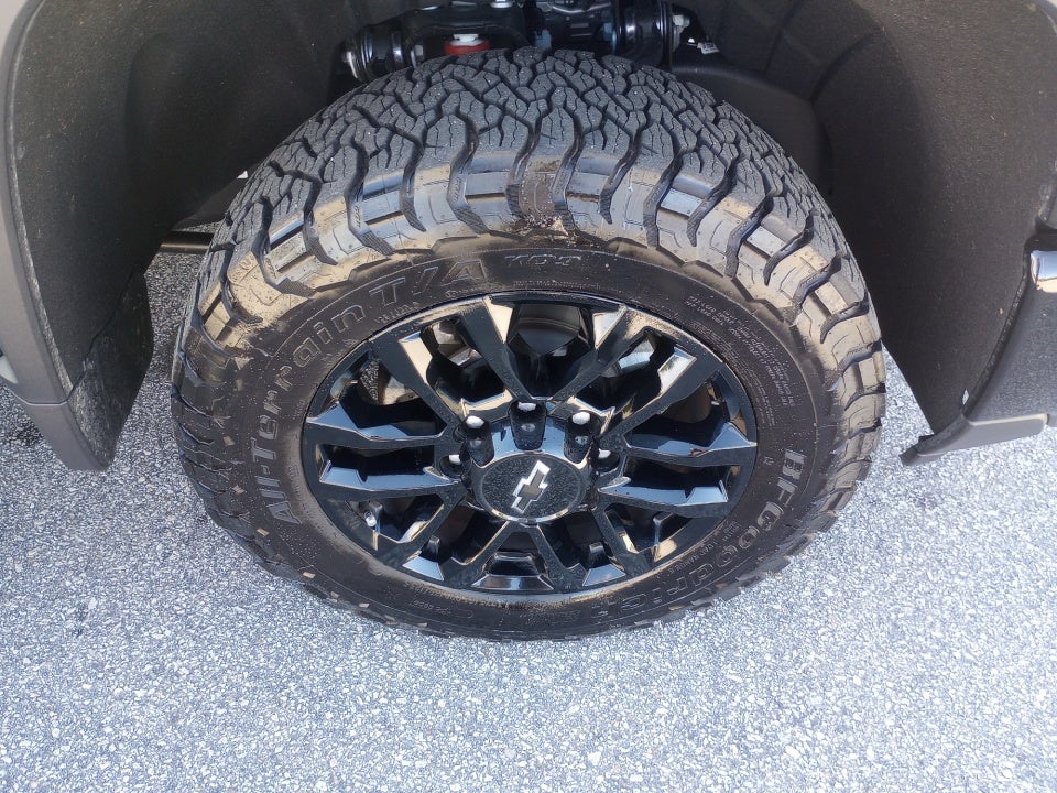 2025 Chevrolet Silverado 2500HD 4WD Crew Cab Standard Bed LT