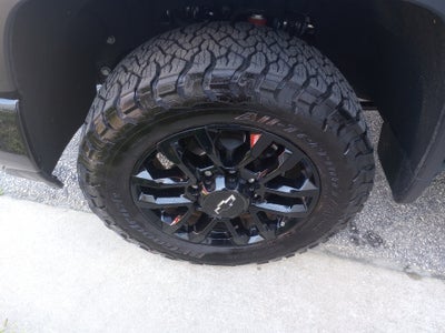 2025 Chevrolet Silverado 2500HD 4WD Crew Cab Standard Bed LT