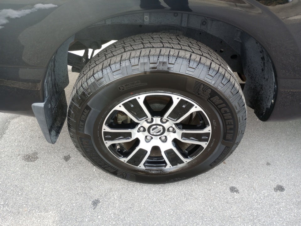 2021 Nissan TITAN Crew Cab SV 4x4