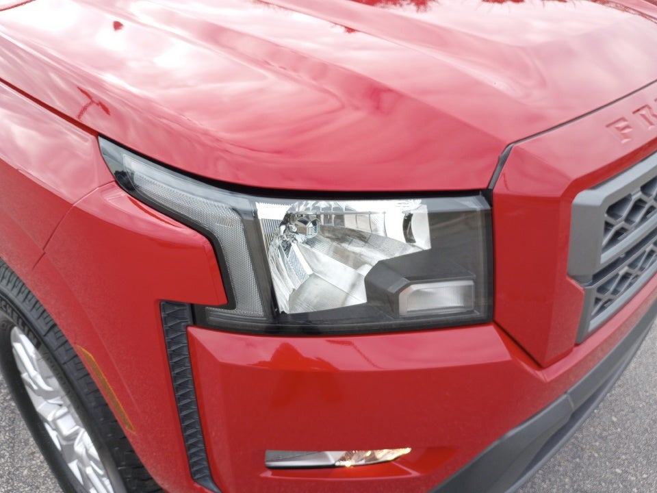 2022 Nissan Frontier Crew Cab SV 4x2