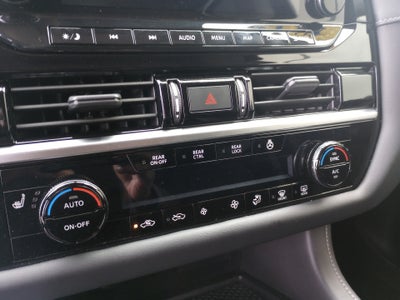 2023 Nissan Pathfinder SL 4WD