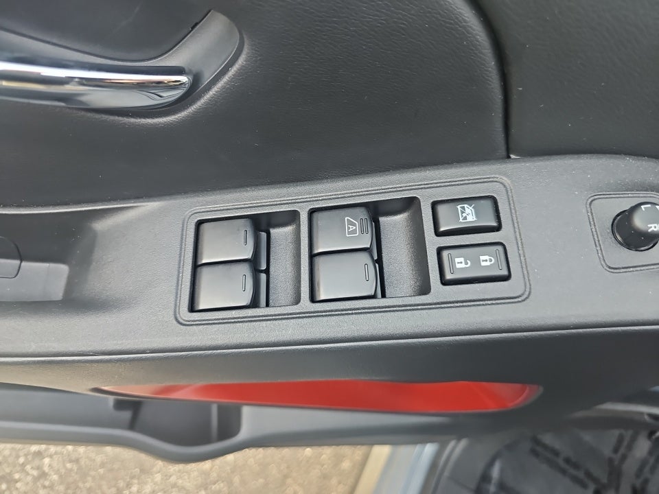 2025 Nissan Frontier Crew Cab PRO-4X 4x4