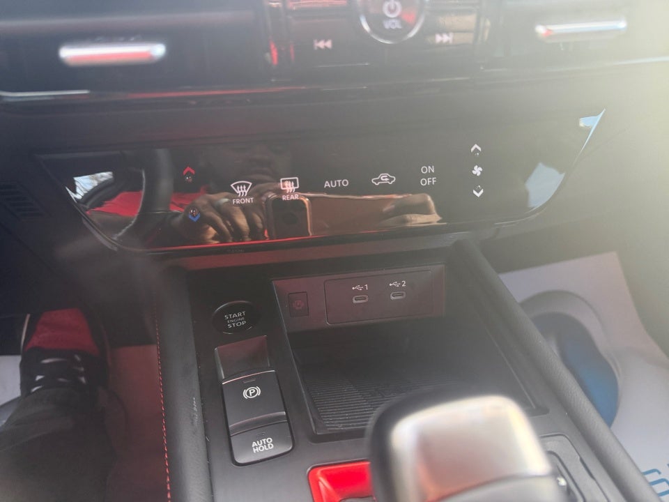 2025 Nissan Kicks SR Intelligent AWD