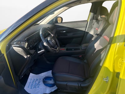 2025 Nissan Kicks SR FWD