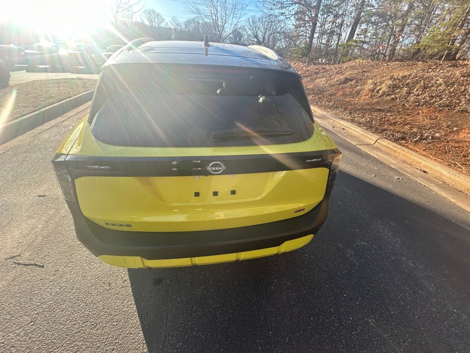 2025 Nissan Kicks SR FWD