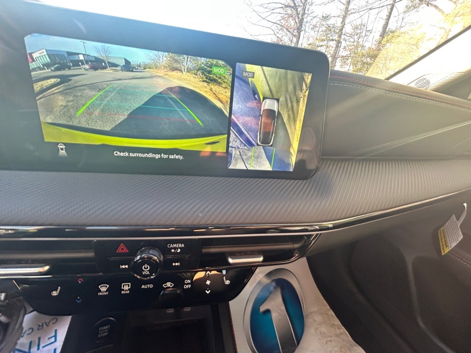 2025 Nissan Kicks SR FWD