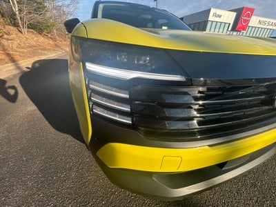 2025 Nissan Kicks SR FWD