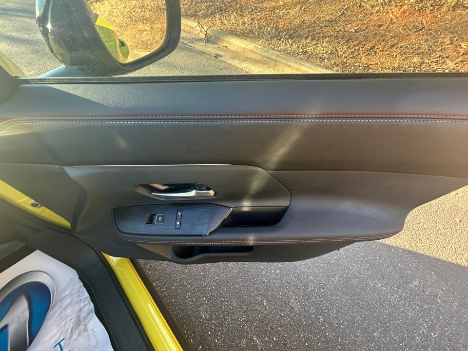 2025 Nissan Kicks SR FWD