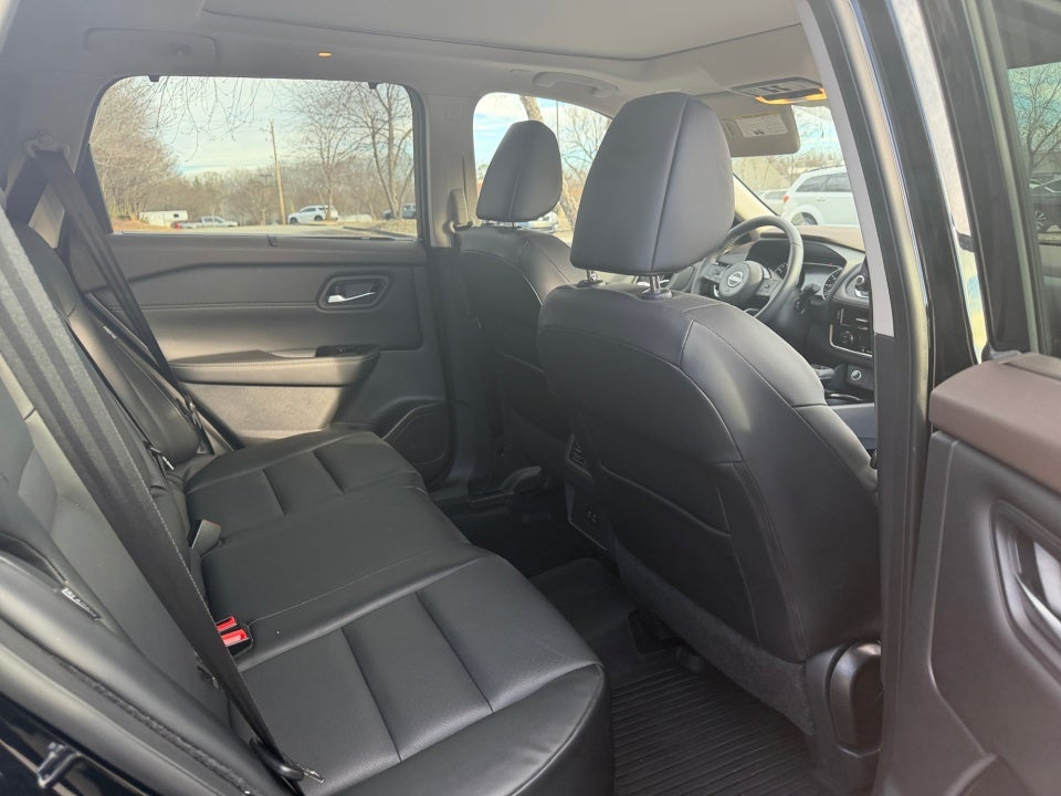 2022 Nissan Rogue SV FWD