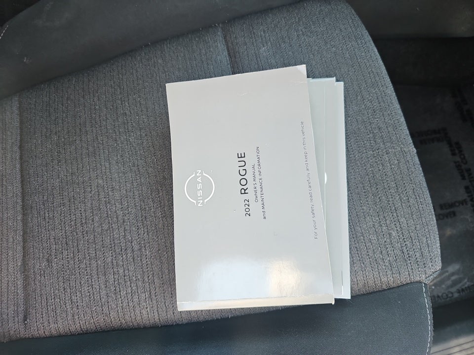 2022 Nissan Rogue SV FWD