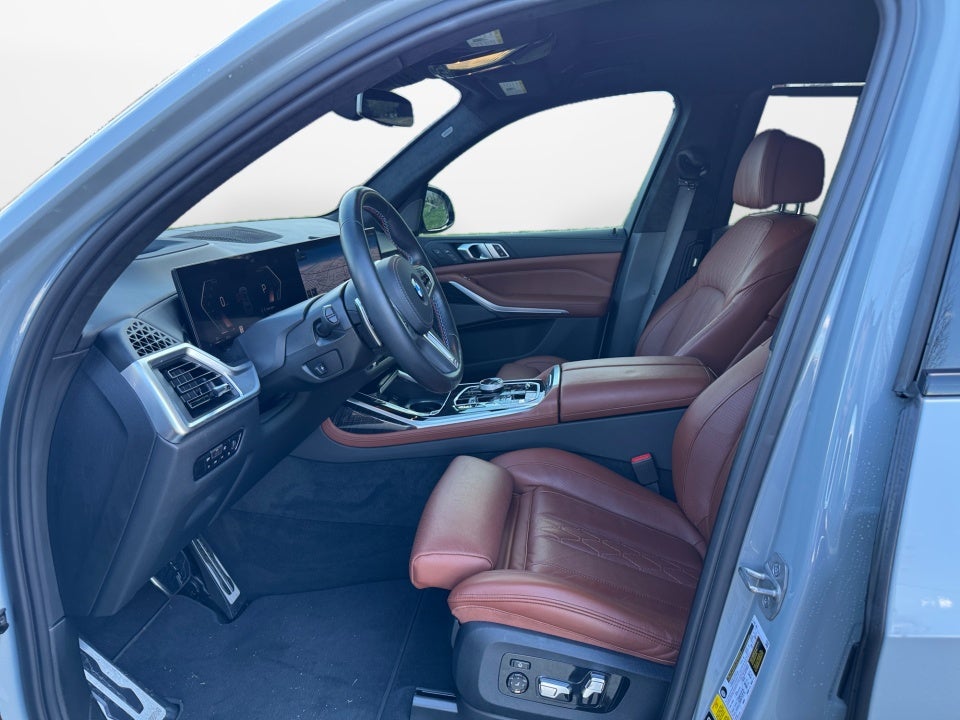 2023 BMW X7 M60i