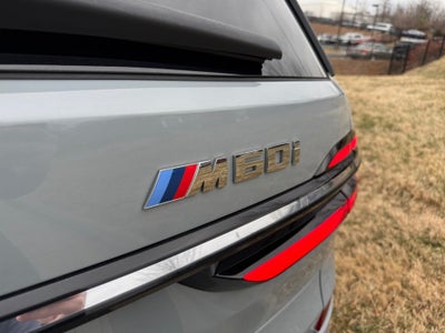 2023 BMW X7 M60i