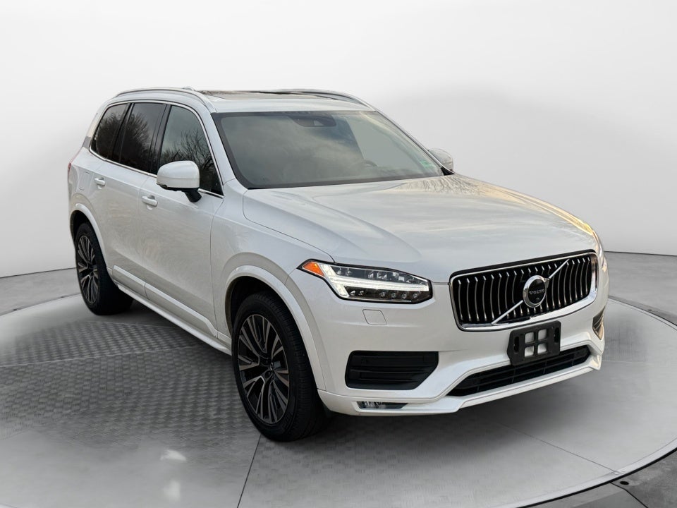 2022 Volvo XC90 T6 Momentum 7 Passenger