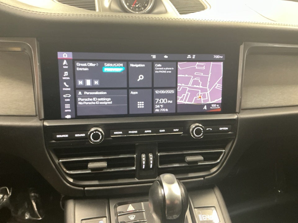 2020 Porsche Macan Turbo