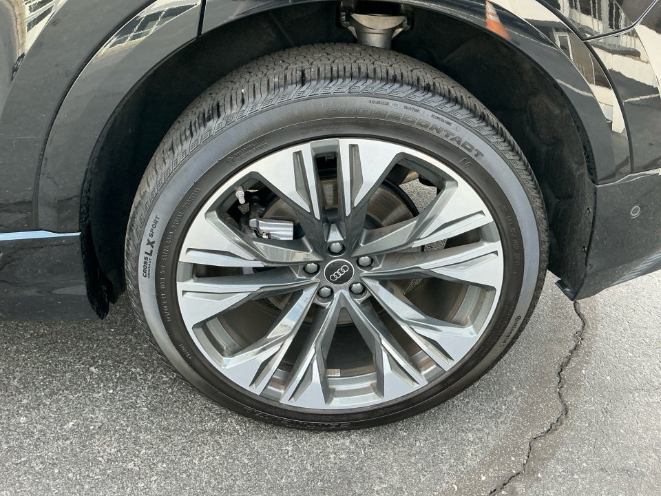 2025 Audi Q8 Premium 55 TFSI quattro