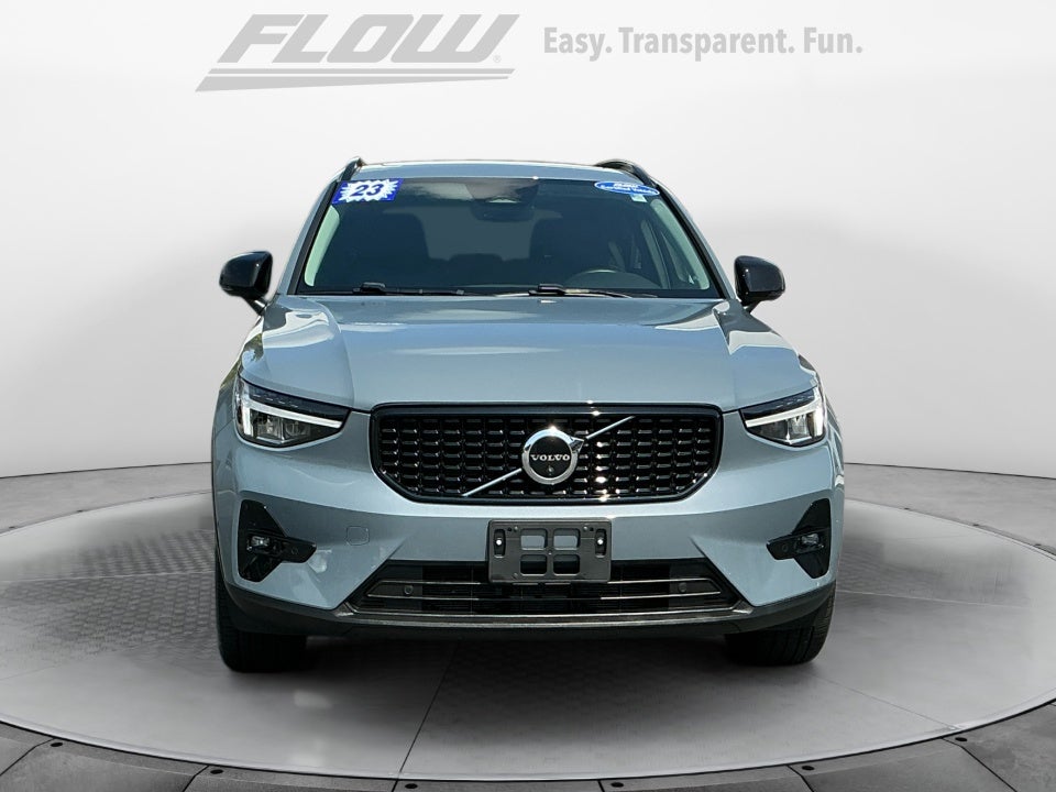 2023 Volvo XC40 B5 Plus Dark Theme
